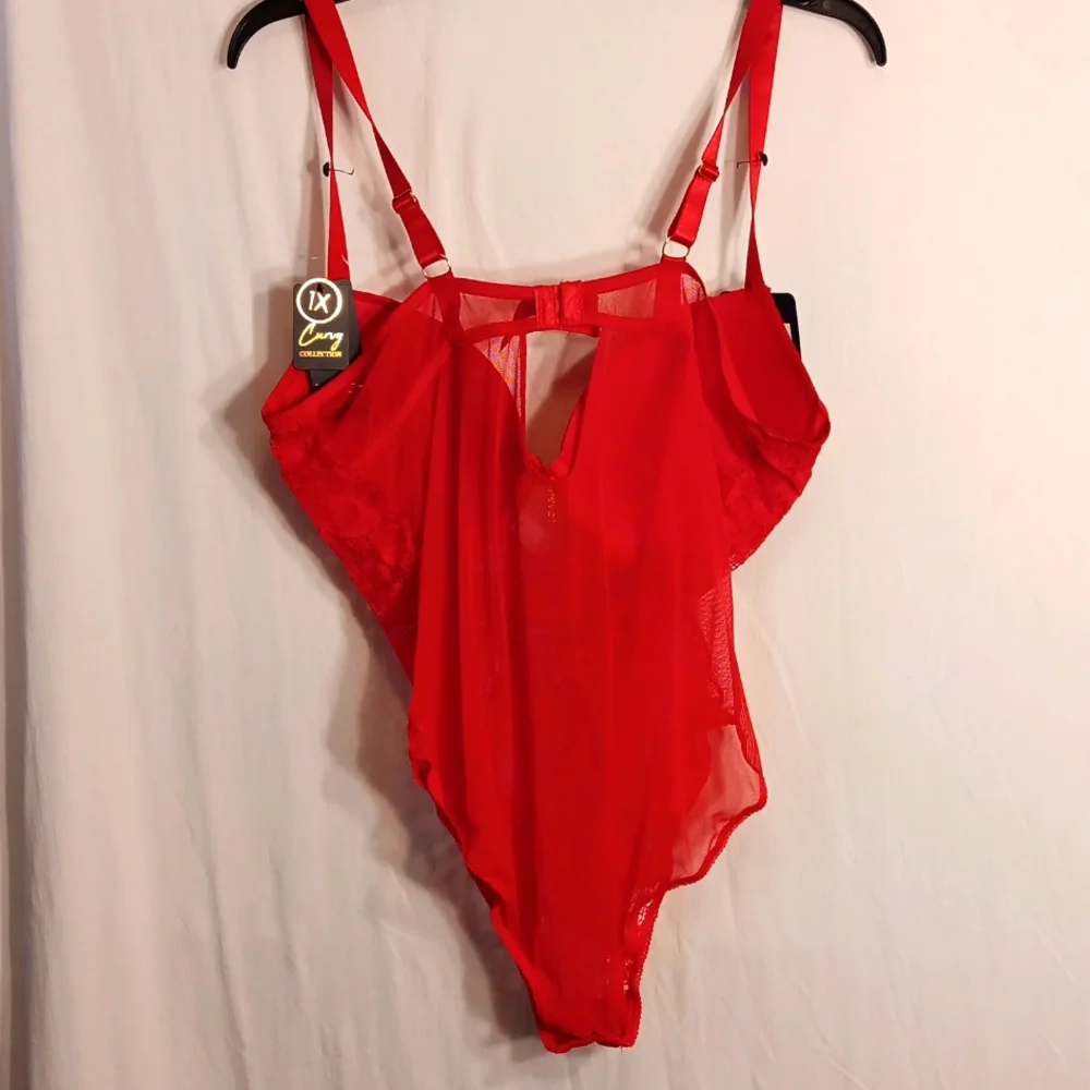 Lingerie - Picture 2 of 3